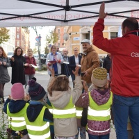 Mädchen und Jungen des Kindergartens "Lebensbaum" begrüßen die Gäste. © Andreas Schuppert
