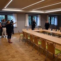 Viel Platz zum Tagen, Planen oder für andere Gruppenarbeiten.