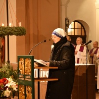 Schwester Kristin, die Oberin der Gemeinschaft, spricht eine Fürbitte.