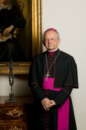 Bischof Joachim Reinelt