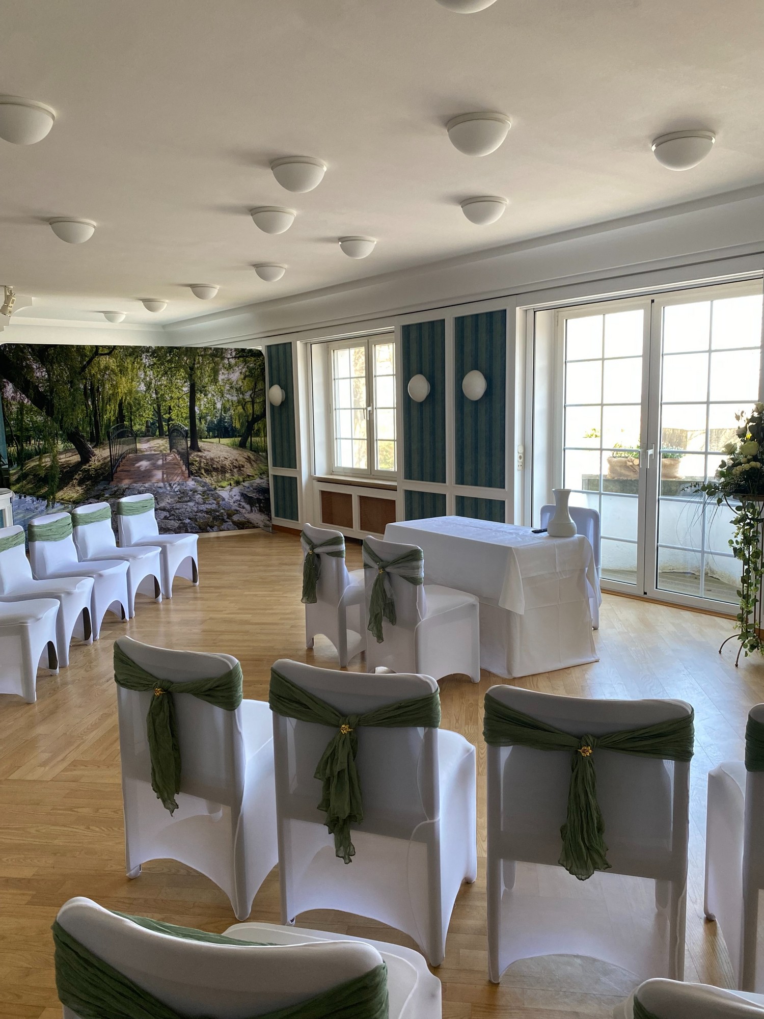 Premiere für standesamtliche Trauungen im Bildungsgut Schmochtitz St. Benno