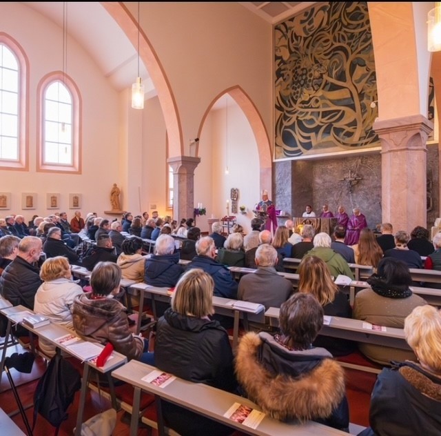 Döbelner St. Johannes-Kirche nach Umbau und Renovierung neu eingeweiht Döbelner St. Johannes-Kirche nach Umbau und Renovierung neu eingeweiht