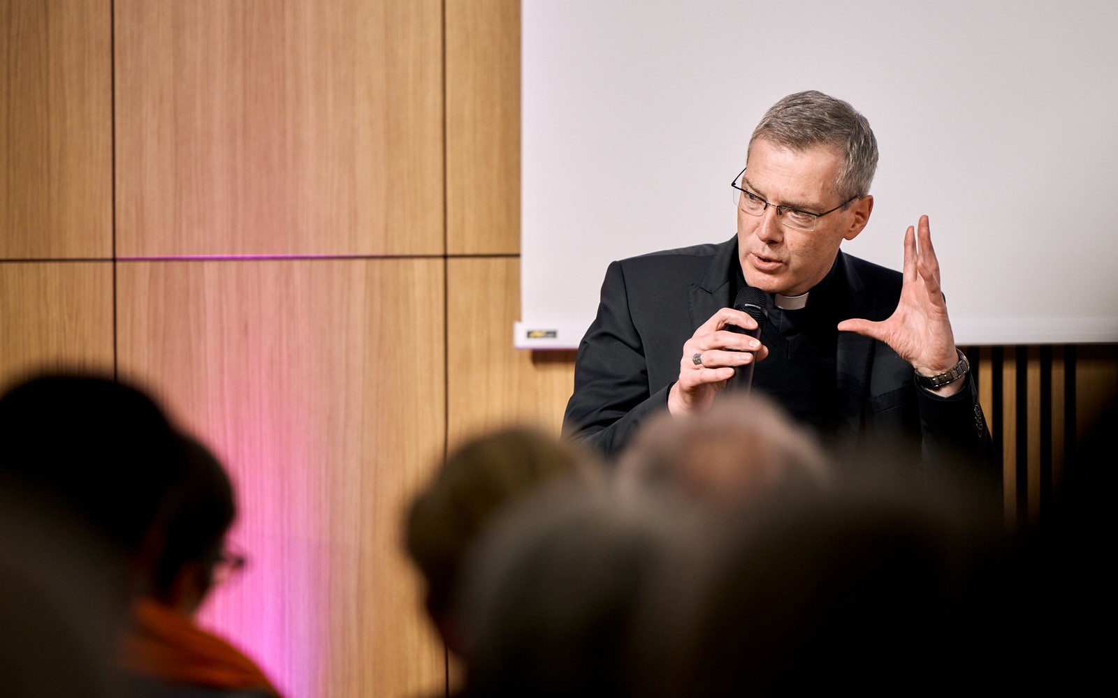 „Herzschlag – Eine ergreifende Begegnung mit Etty Hillesum“ „Herzschlag – Eine ergreifende Begegnung mit Etty Hillesum“