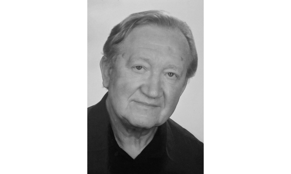 Nachruf auf Pfarrer i. R. Joachim Scholz (85) Nachruf auf Pfarrer i. R. Joachim Scholz (85)