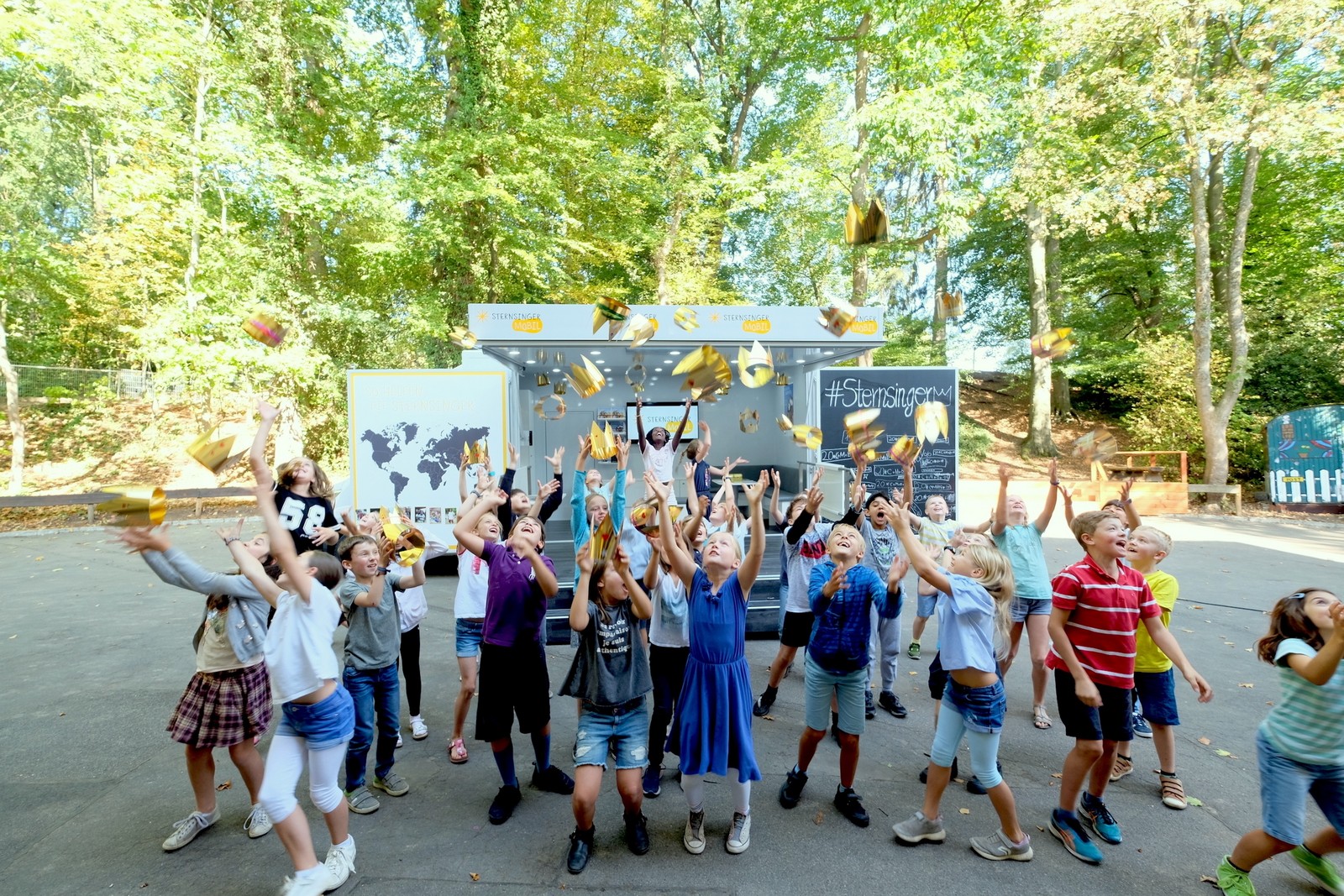 Sternsingermobil startet Wintertour zur 68. Aktion Dreikönigssingen