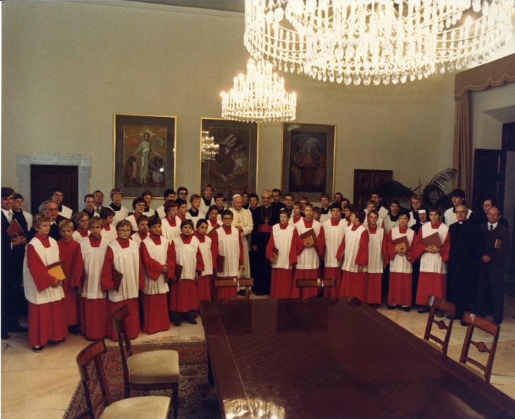 Die Kapellknaben 1982 bei Papst Johannes Paul II. in Rom. © privat