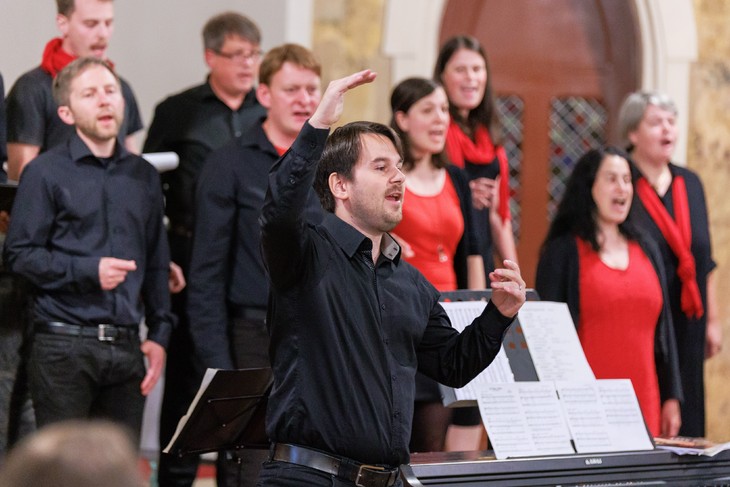 Der "Gospeltrain Leipzig" in voller Fahrt.