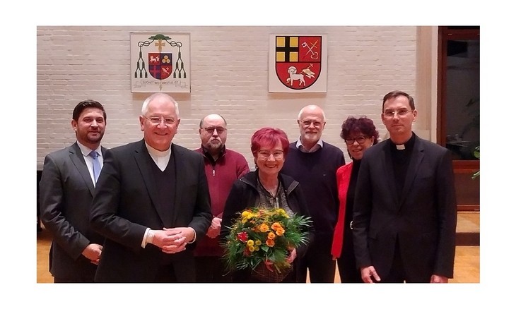 Bei der Tagung des Diözesanvermögensverwaltungsrates (v.l.n.r.): Diözesanökonom Jan Martin, Bischof Heinrich Timmerevers, Pfarrer Konrad Köst (Altenburg), Regina Klaus (Bautzen), Prof. Dr. Johannes Ditges (Machern), Gisela Schwetzler (Leipzig), Generalvikar Andreas Kutschke. © privat