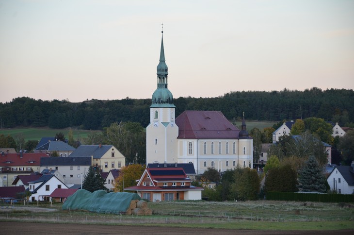 Eine Perle der Oberlausitz: Die Pfarrkirche in Crostwitz. © Michael Baudisch