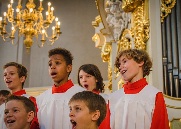 Die Dresdner Kapellknaben beim Gesang in der Kathedrale. © Andreas Gäbler