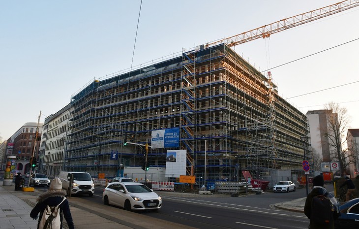 Blick auf den Neubau des Propst-Beier-Hauses an der Ecke Schweriner Straße/Ermischstraße. © Michael Baudisch