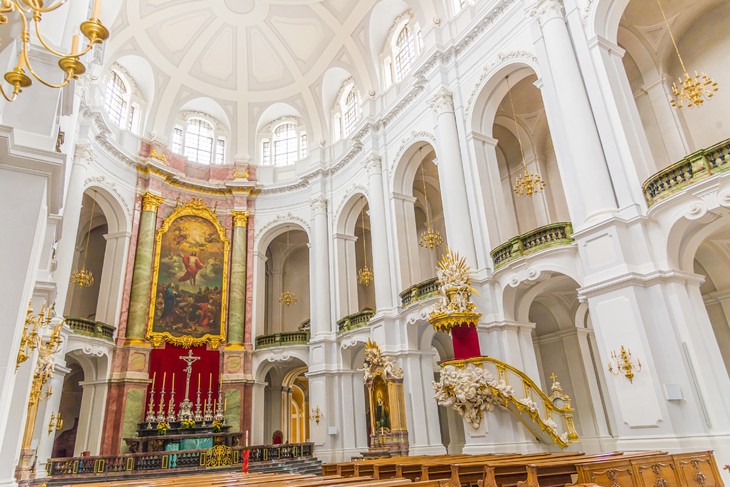 Zum Gottesdienst in der Dresdner Kathedrale wird Ende September aus Anlass des 100-jährigen Caritas-Jubiläums im Bistum eingeladen. © Andreas Gäbler