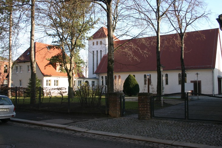 Die Pfarrkirche Hl. Familie in Zwickau.