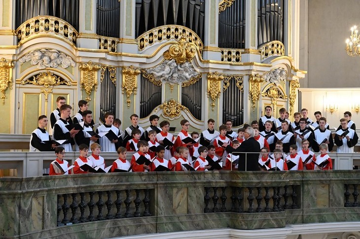 Die Dresdner Kapellknaben werden die Uraufführung der Messe mitgestalten und können außerdem das Dienstjubiläum ihres Chorleiters feiern. © S. Giersch