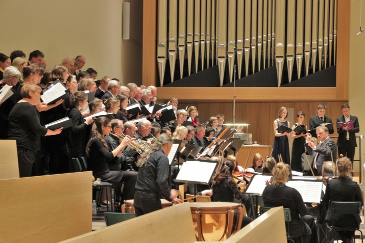 Kirchenmusikalische Aufführung in der Propstei Leipzig mit Stephan Rommelspacher als Dirigent. © privat