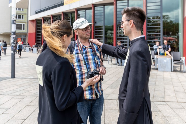 Segen - auch für diesen Passanten. © Uwe Winkler