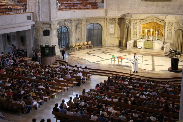 Schuljahreseröffnungsgottesdienst des St. Benno-Gymnasiums in der Kreuzkirche. © Andreas Golinski